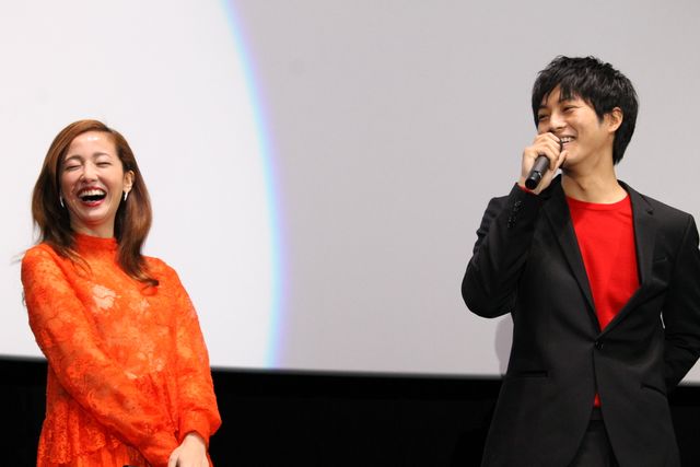 松坂桃李＆沢尻エリカ！『不能犯』大阪舞台あいさつ（8枚目）