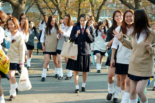 篠原涼子の制服姿も！『SUNNY 強い気持ち・強い愛』場面写真（12枚目）