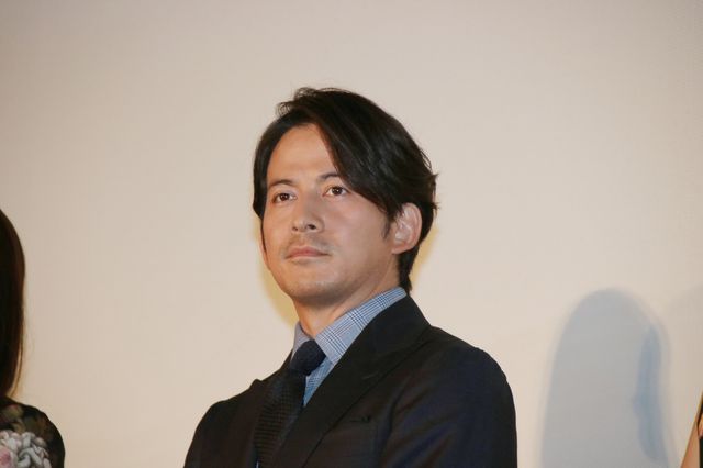 岡田准一、木村文乃、山本美月、柳楽優弥がくす玉でお祝い！『ザ・ファブル』大ヒット御礼イベント：フォトギャラリー