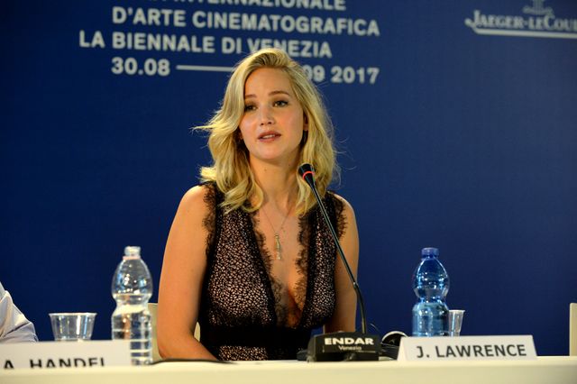 ジェニファー・ローレンス、恋人ダーレン・アロノフスキー監督と登場！（16枚目）