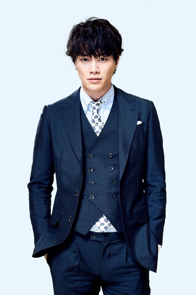 佐野勇斗、初の刑事役＆スーツ姿がかっこよすぎる！ドラマ「俺たちはあぶなくない～クールにさぼる刑事たち」（3枚目）