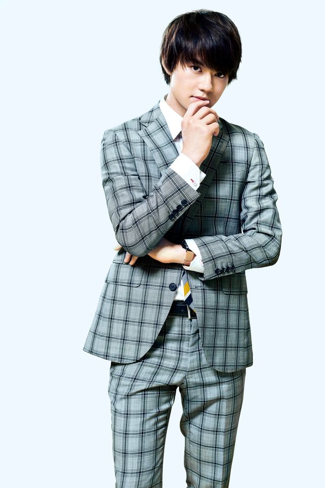 佐野勇斗、初の刑事役＆スーツ姿がかっこよすぎる！ドラマ「俺たちはあぶなくない～クールにさぼる刑事たち」（4枚目）