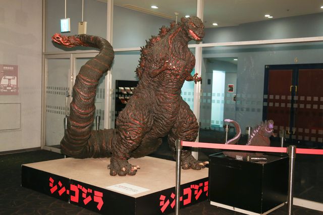 "ゴジラ俳優"高嶋政宏、思い出の地・日劇の閉館イベントで舞台あいさつ　画像ギャラリー（8枚目）