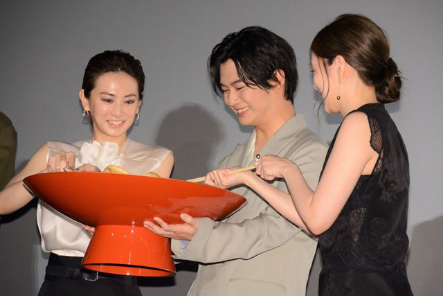 千葉雄大＆白石麻衣『スマホを落としただけなのに　囚われの殺人鬼』初日舞台あいさつ（12枚目）