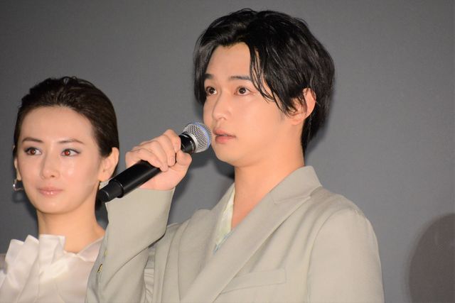 千葉雄大＆白石麻衣『スマホを落としただけなのに　囚われの殺人鬼』初日舞台あいさつ（15枚目）