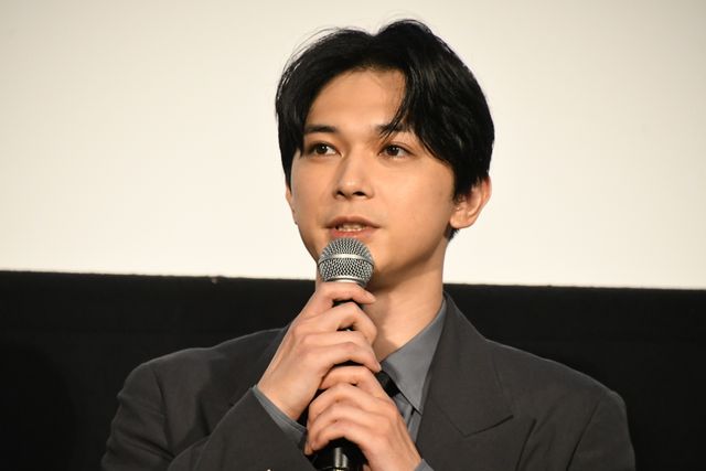 吉沢亮、憧れの監督と！海外映画祭に続々出品『ぼくが生きてる、ふたつの世界』完成披露（13枚目）