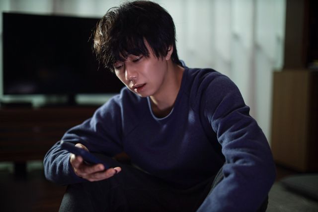 北山宏光が恋人つなぎで魅了「君が獣になる前に」2話場面写真（12枚目）