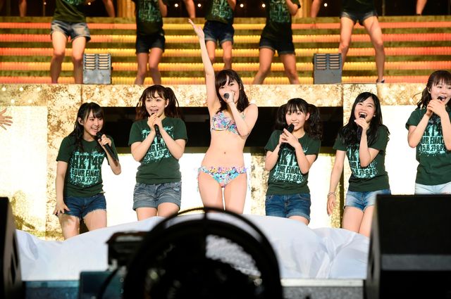 スタイル抜群！指原莉乃「水着ライブ」フォトギャラリー（2枚目）