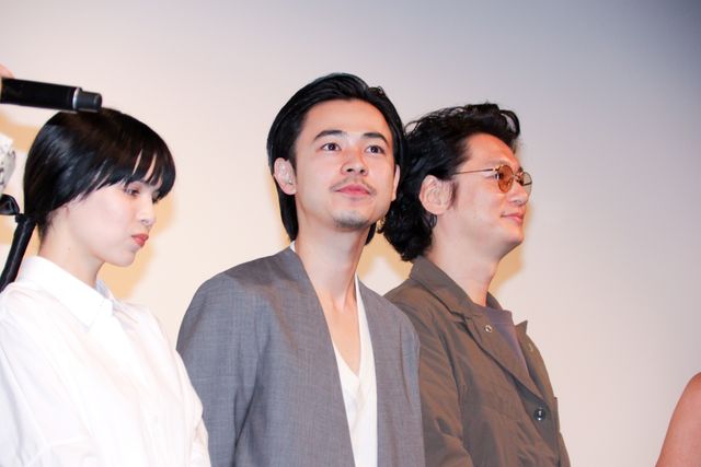 井浦新×成田凌『ニワトリ★スター』完成披露舞台あいさつ（4枚目）