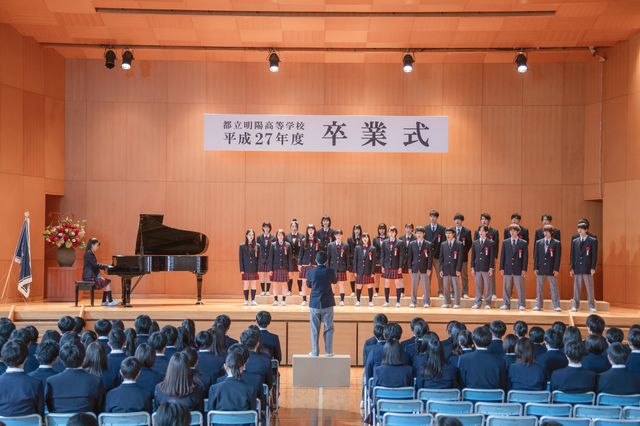 永野芽郁の演技が涙を誘う卒業式シーン！『そして、バトンは渡された』メイキング写真＆場面カット（5枚目）