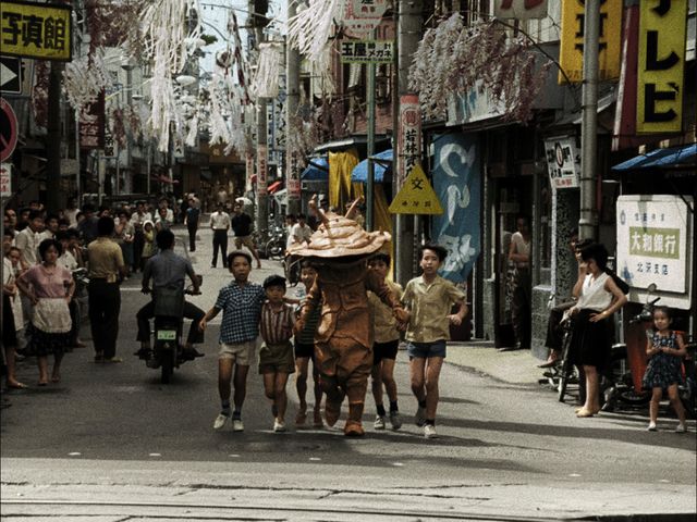 カネゴンが50年前の下北沢一番街を歩く！