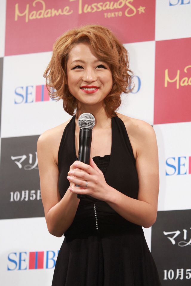 鈴木奈々、いよいよ婚約中の彼氏との本格的な同居生活がスタート!!　セクシーなマリリン衣装で生報告!!　画像ギャラリー（13枚目）
