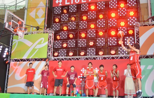 志尊淳、バスケのユニフォーム姿で登壇！映画『走れ！T校バスケット部』キックオフミーティング：フォトギャラリー