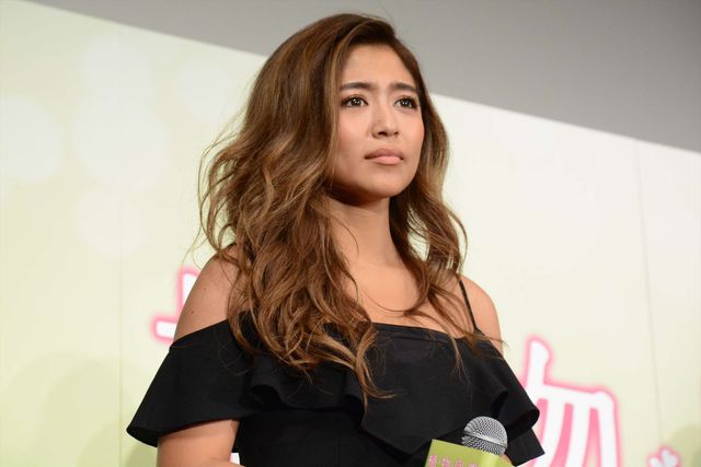 三代目 JSB・岩田剛典、愛のキューピッドに！　交際9年目のカップルを結婚に導く　画像ギャラリー（13枚目）