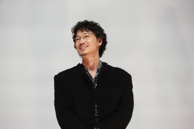 綾野剛、R18+『花腐し』舞台挨拶に登壇！柄本佑、さとうほなみ、荒井晴彦監督と裏側明かす（3枚目）