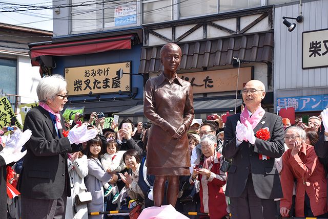 柴又駅に「さくら」の銅像が！『男はつらいよ』さくら銅像完成記念除幕式典フォトギャラリー（5枚目）