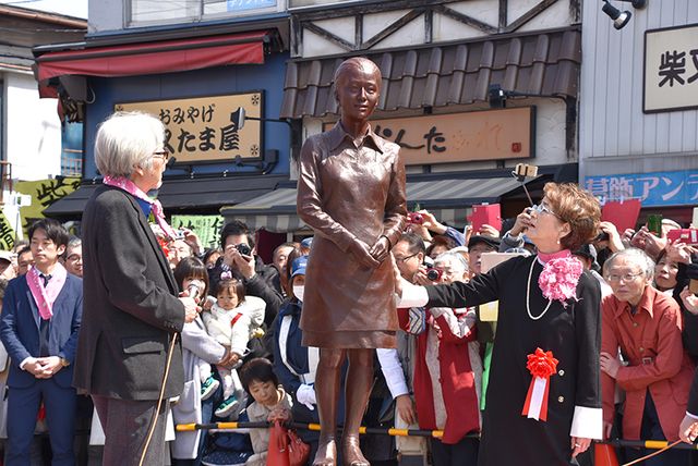 柴又駅に「さくら」の銅像が！『男はつらいよ』さくら銅像完成記念除幕式典フォトギャラリー（6枚目）