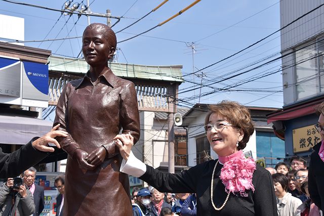 柴又駅に「さくら」の銅像が！『男はつらいよ』さくら銅像完成記念除幕式典フォトギャラリー（16枚目）