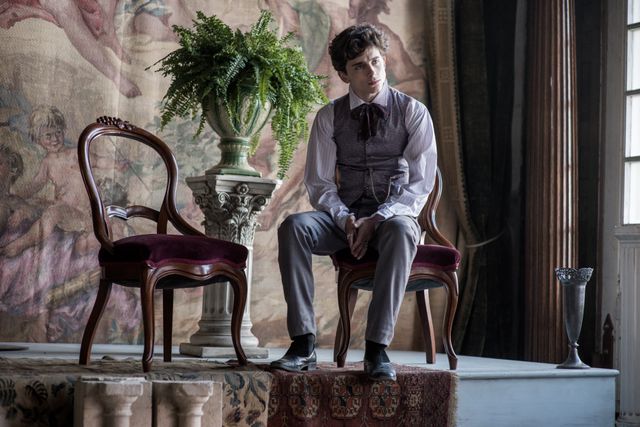 ティモシー・シャラメ『若草物語』美しきスーツ姿（6枚目）