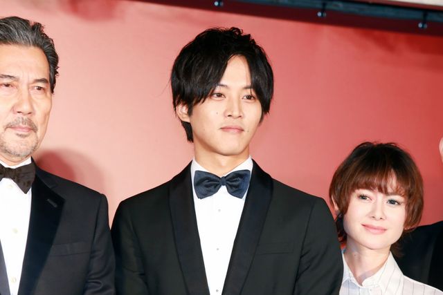 真木よう子、オールキャストにホレボレ！『孤狼の血』完成披露試写会（11枚目）