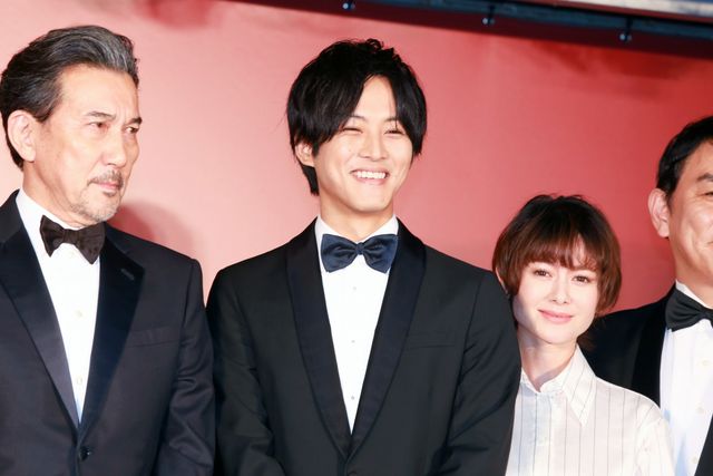 真木よう子、オールキャストにホレボレ！『孤狼の血』完成披露試写会（19枚目）