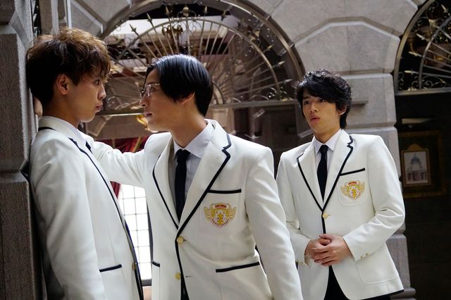 鈴木伸之のお姫さま抱っこ！映画『PRINCE OF LEGEND』場面写真＜全12枚＞：フォトギャラリー