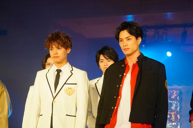 鈴木伸之のお姫さま抱っこ！映画『PRINCE OF LEGEND』場面写真＜全12枚＞（8枚目）