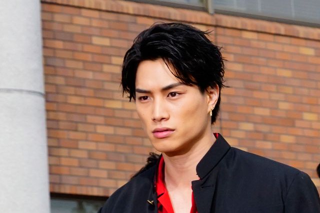 鈴木伸之のお姫さま抱っこ！映画『PRINCE OF LEGEND』場面写真＜全12枚＞（10枚目）