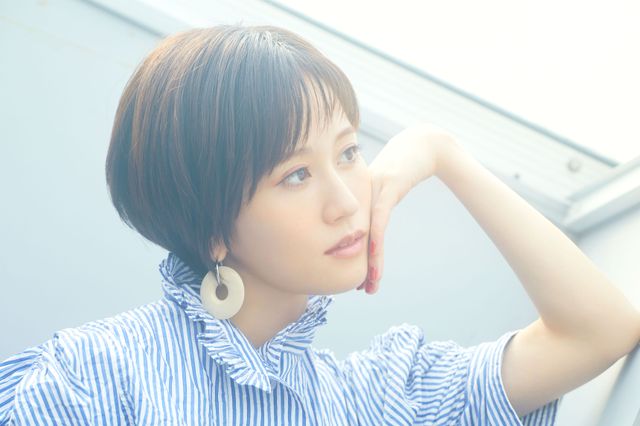 日だまりの中で…前田敦子『くれなずめ』インタビューカット：フォトギャラリー
