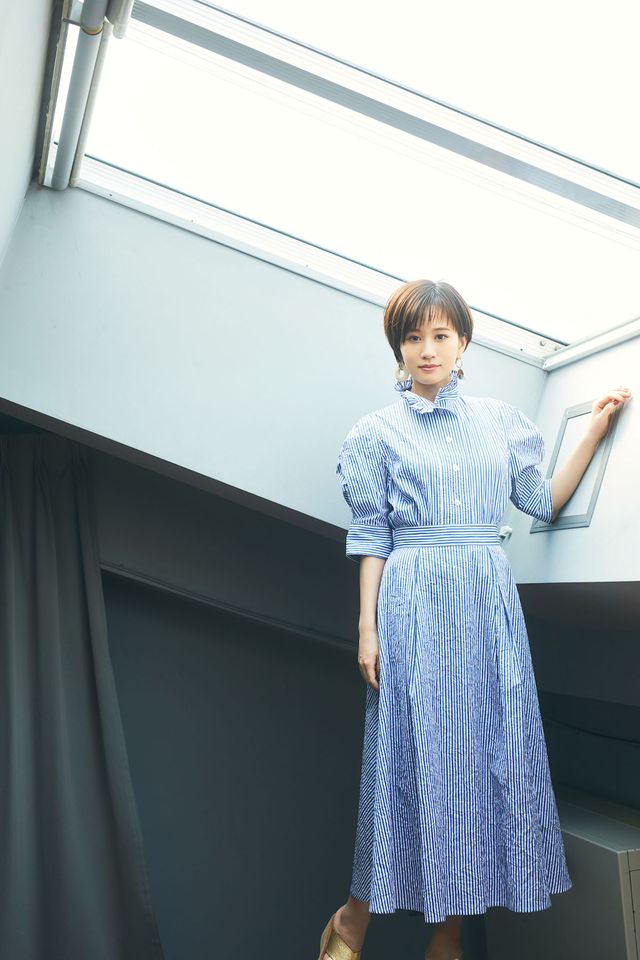 日だまりの中で…前田敦子『くれなずめ』インタビューカット（3枚目）