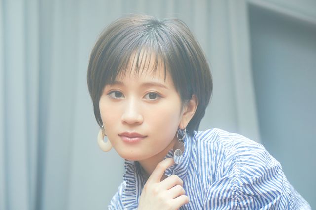 日だまりの中で…前田敦子『くれなずめ』インタビューカット（5枚目）