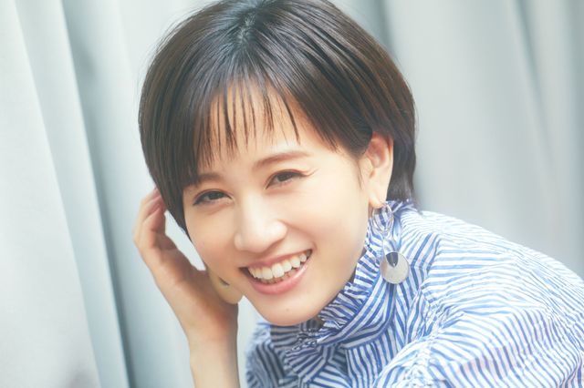 日だまりの中で…前田敦子『くれなずめ』インタビューカット（6枚目）
