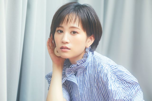 日だまりの中で…前田敦子『くれなずめ』インタビューカット（7枚目）