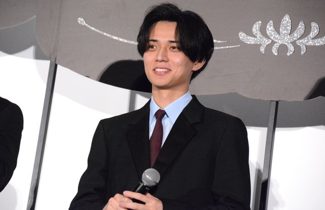 永瀬廉、吉川愛をスマートにエスコート！映画『鬼の花嫁』公開前夜祭舞台あいさつ（3枚目）