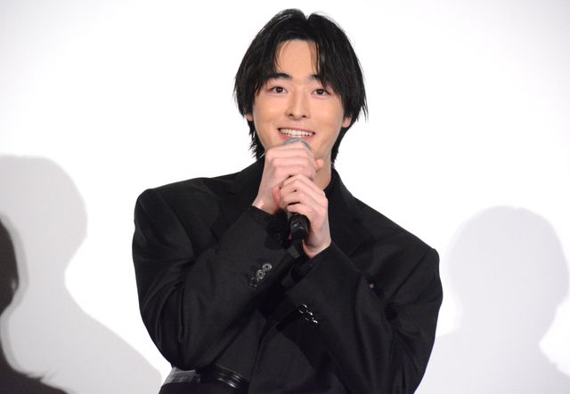 永瀬廉、吉川愛をスマートにエスコート！映画『鬼の花嫁』公開前夜祭舞台あいさつ（10枚目）