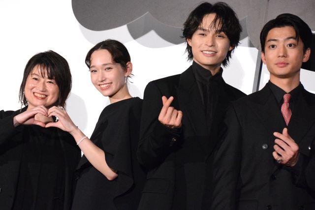 永瀬廉、吉川愛をスマートにエスコート！映画『鬼の花嫁』公開前夜祭舞台あいさつ（23枚目）