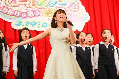 人気声優・堀江由衣と高橋李依、ミュージカル女優・新妻聖子と子どもたちの合唱曲に感激！　画像ギャラリー（9枚目）