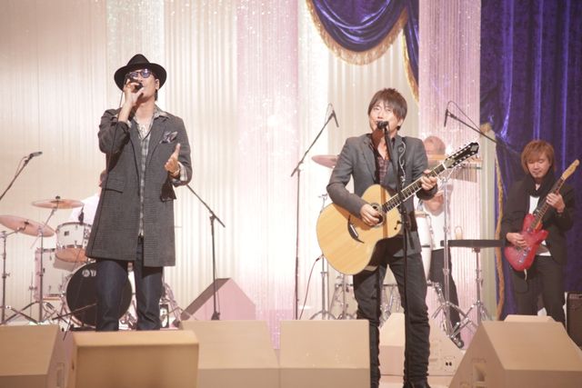 コブクロ、五輪テーマソング熱唱！フォトギャラリー：フォトギャラリー