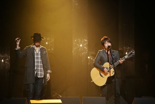 コブクロ、五輪テーマソング熱唱！フォトギャラリー（3枚目）