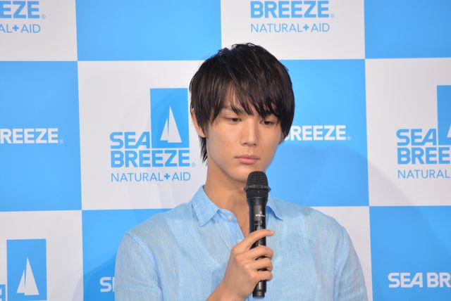 広瀬すず＆中川大志、そろそろ二十歳！「シーブリーズ2018 デオ＆ジェル新CM発表会」（14枚目）