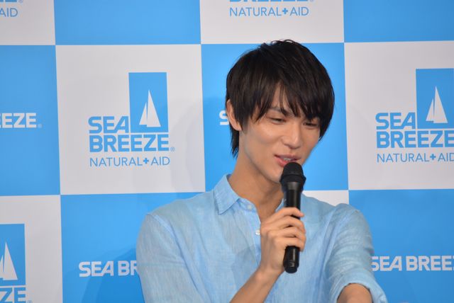 広瀬すず＆中川大志、そろそろ二十歳！「シーブリーズ2018 デオ＆ジェル新CM発表会」（16枚目）