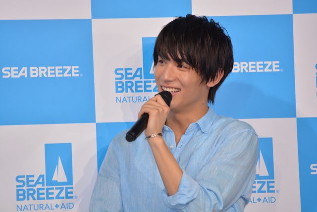 広瀬すず＆中川大志、そろそろ二十歳！「シーブリーズ2018 デオ＆ジェル新CM発表会」（18枚目）