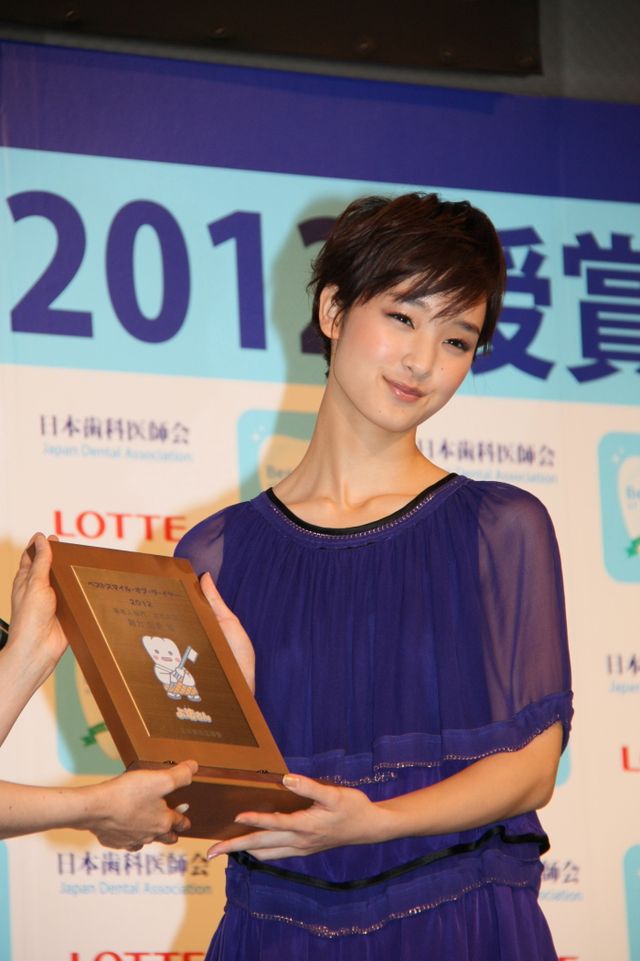 剛力彩芽も受賞！「ベストスマイル・オブ・ザ・イヤー」授賞式フォトギャラリー（4枚目）