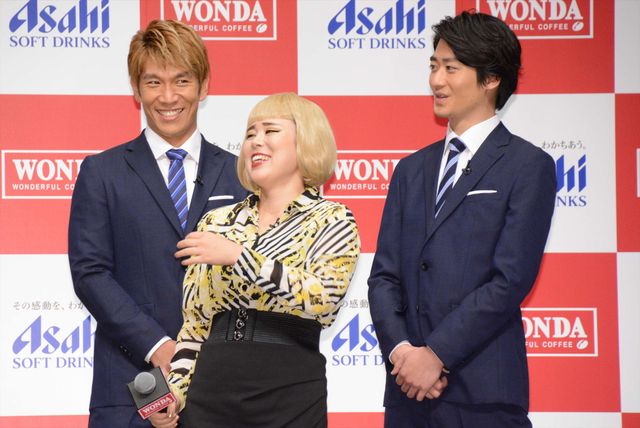 with Bの写真もいっぱい…金髪のブルゾンちえみにビックリ！「WONDA新CM発表会」（3枚目）