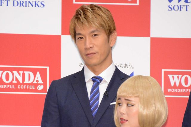 with Bの写真もいっぱい…金髪のブルゾンちえみにビックリ！「WONDA新CM発表会」（4枚目）