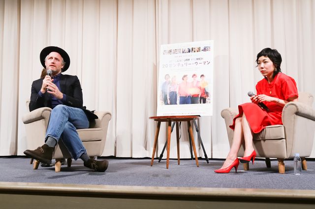 『人生はビギナーズ』マイク・ミルズ監督、安藤桃子と対談！フォトギャラリー：フォトギャラリー