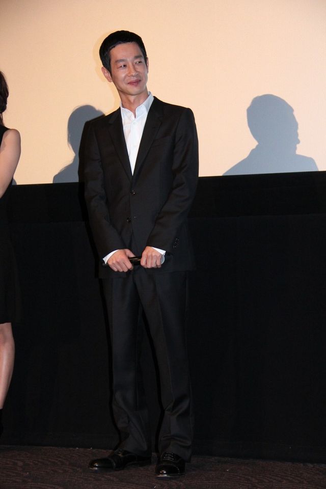 39歳迎えた加瀬亮、サプライズの“SPECバースデイケーキ”に感激！　戸田恵梨香もにんまり　画像ギャラリー（4枚目）