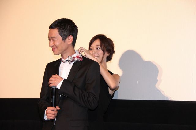 39歳迎えた加瀬亮、サプライズの“SPECバースデイケーキ”に感激！　戸田恵梨香もにんまり　画像ギャラリー（11枚目）