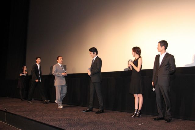 39歳迎えた加瀬亮、サプライズの“SPECバースデイケーキ”に感激！　戸田恵梨香もにんまり　画像ギャラリー（33枚目）