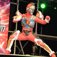 主人公 翔直人を演じた小尾昌也も登場 Ssss Gridman 制作発表 電光超人グリッドマン ブルーレイbox発売記念トークステージ フォトギャラリー シネマトゥデイ